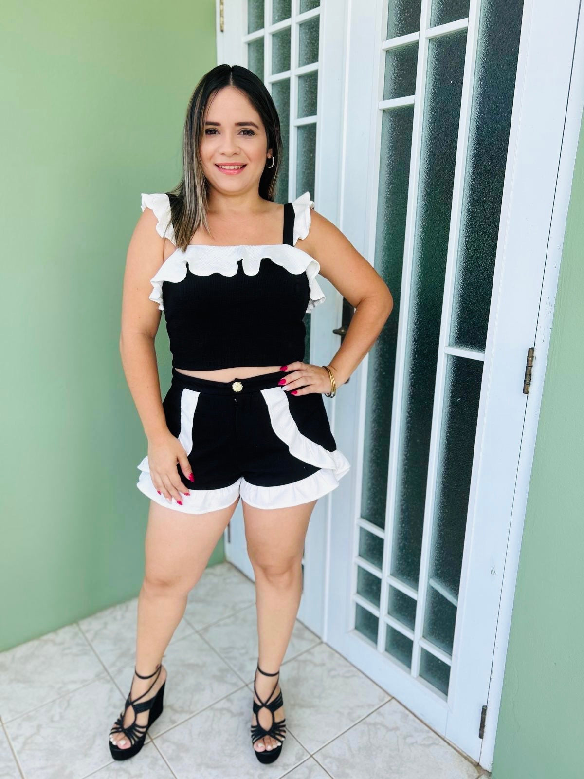 Set black and White